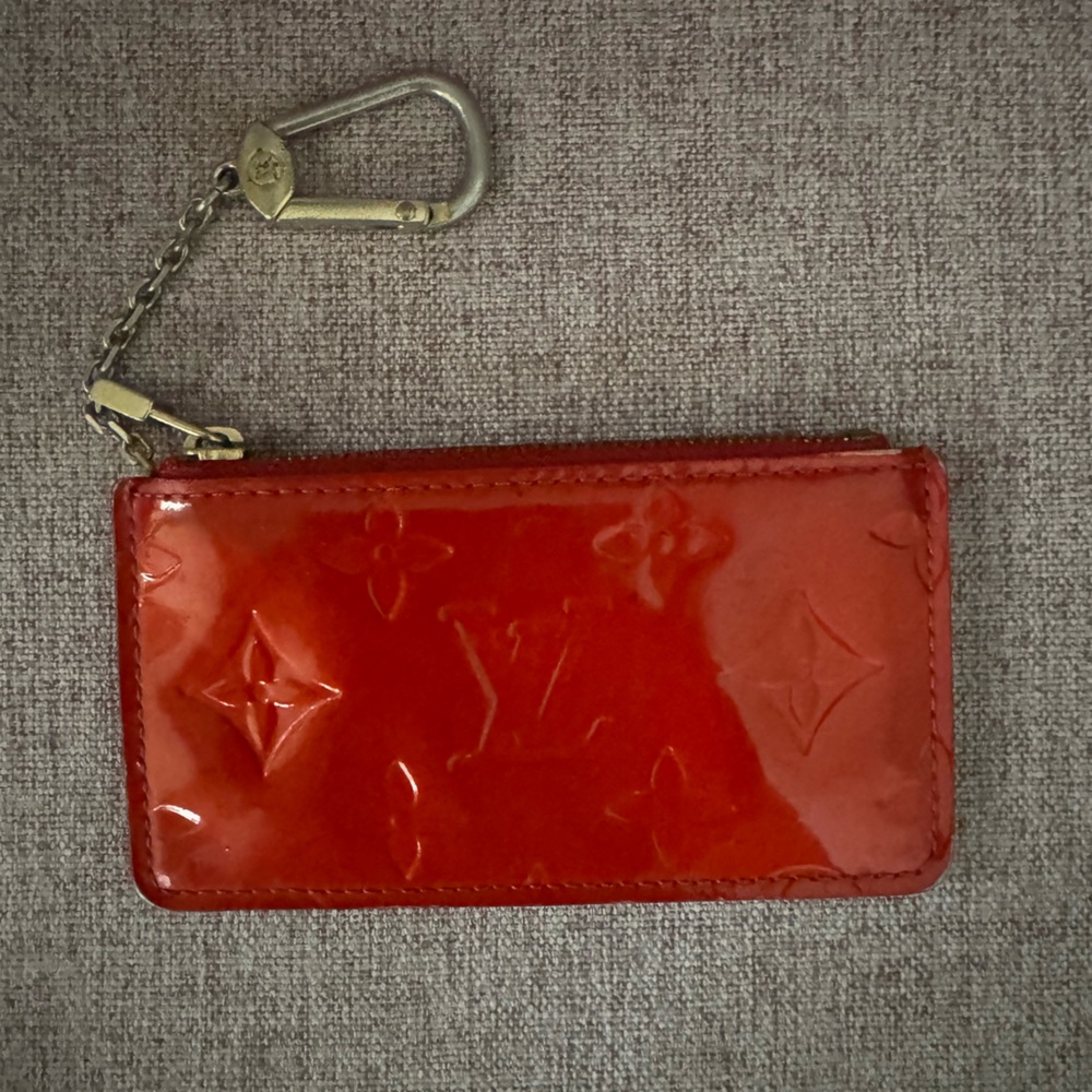 Lv Keycles Red Vernis